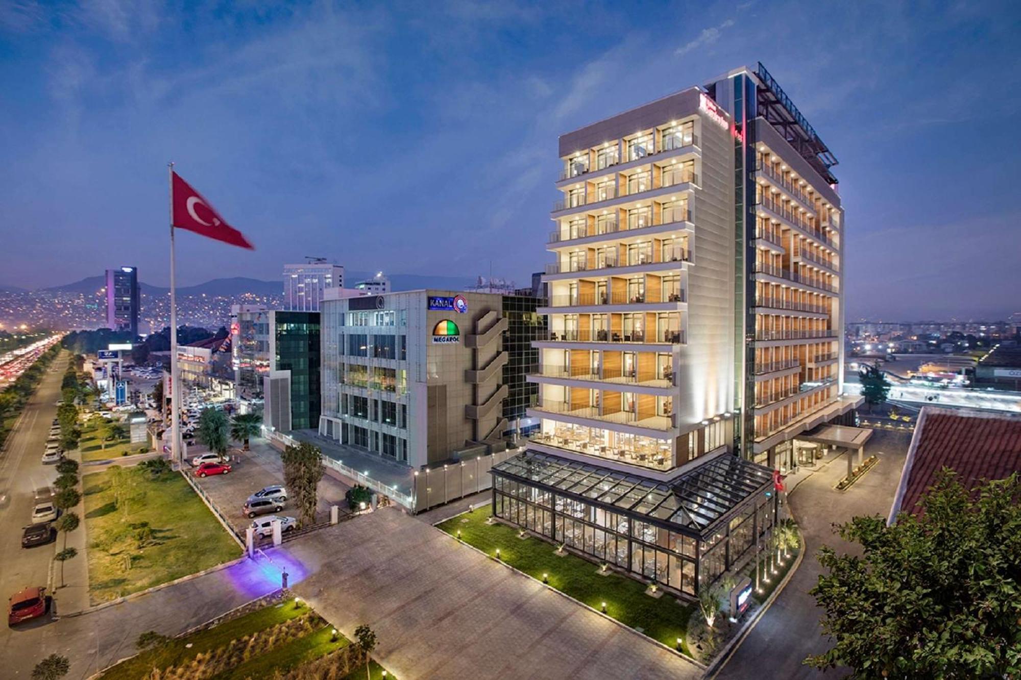 Hilton Garden Inn Izmir Bayrakli Екстер'єр фото
